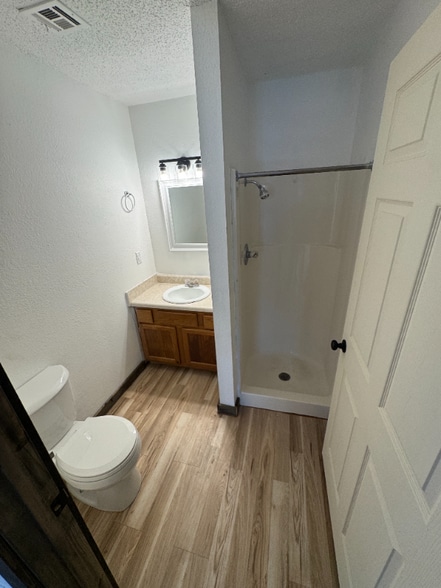 Building Photo - 472063 OK-101