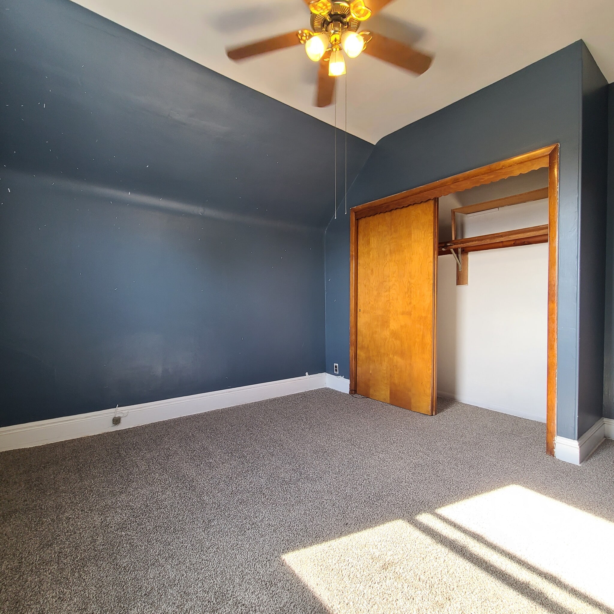 Building Photo - 166 Huber St