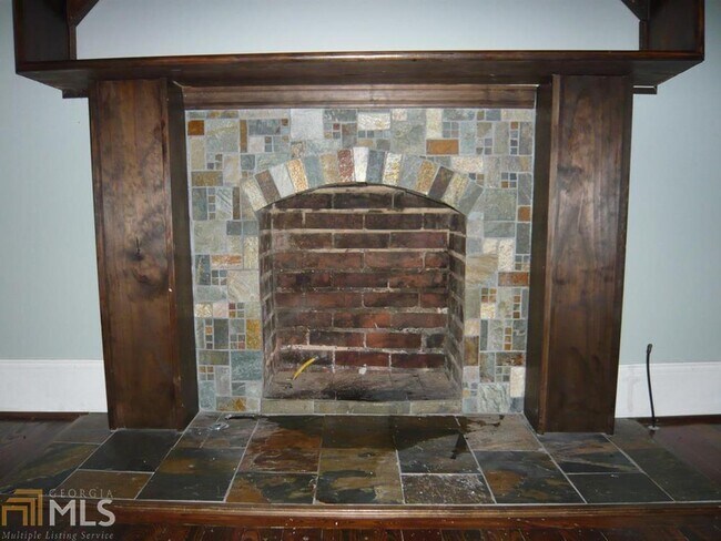 Building Photo - 208 Peachtree St