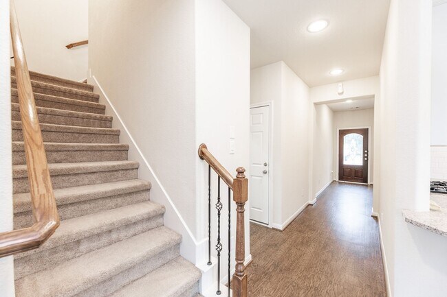 Building Photo - 18011 Alton Springs Dr