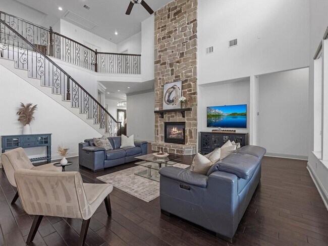 Building Photo - 19003 Cove Manor Dr