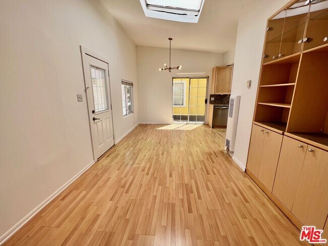 Building Photo - 420 Altair Pl