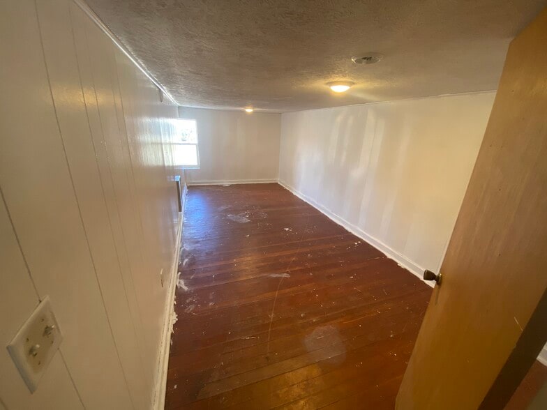 Building Photo - 224 Garfield Ave