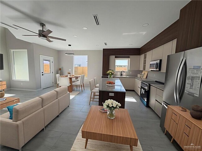 Building Photo - 13 Corales St