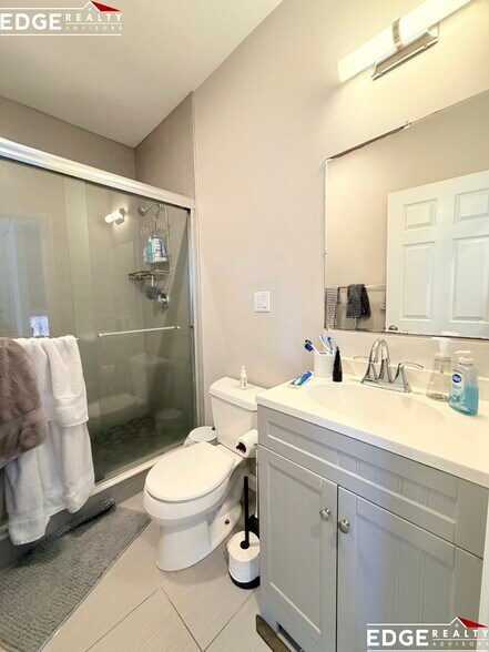 Building Photo - 19 Long Ave