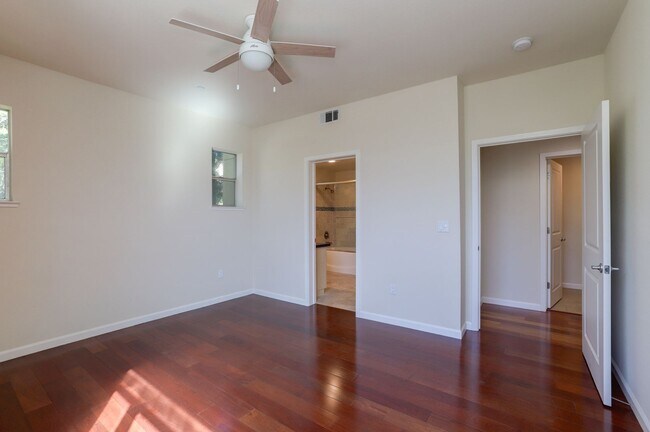 Building Photo - Modern 2BR / 2BA Condo | Garage Parking | Walk to VTA Light Rail | YouTube Tour