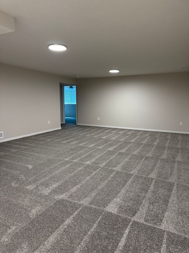 Building Photo - Brand New 3 bedroom/3 bathroom ranch townhome in Waverly