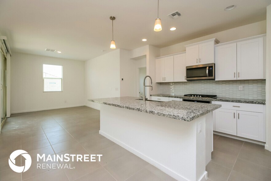 Building Photo - 4355 E Gallop Trail