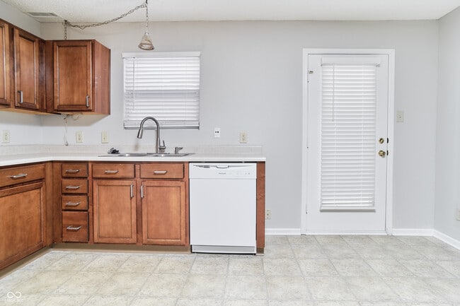 Building Photo - 14169 Clapboard Dr