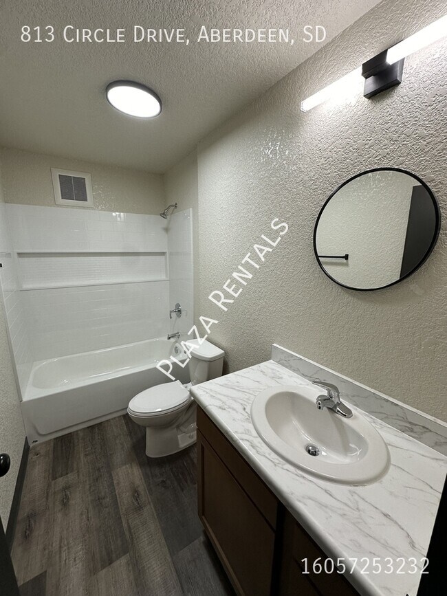 Building Photo - 1011 N 2nd St