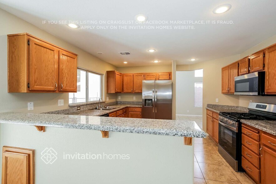 Building Photo - 1013 Companion Way