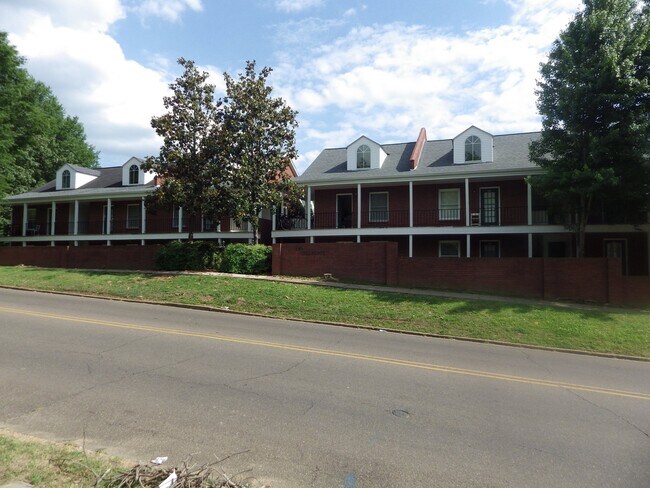Building Photo - 510 E Gillespie St