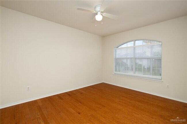 Building Photo - 3404 San Armando St