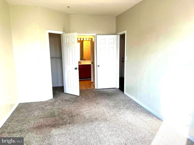 Building Photo - 7418 Hindon Cir