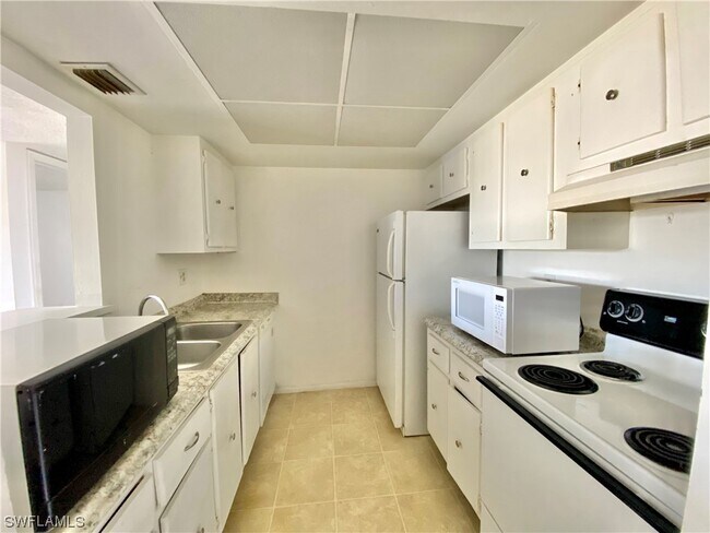 Building Photo - 3704 Broadway-