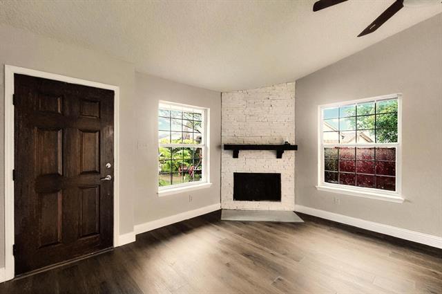 Building Photo - 1102 High Mesa Dr