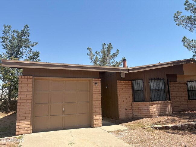 Primary Photo - 10905 Highwood Way
