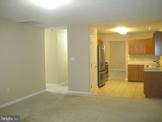 Building Photo - 7014 Seneca Ridge Dr