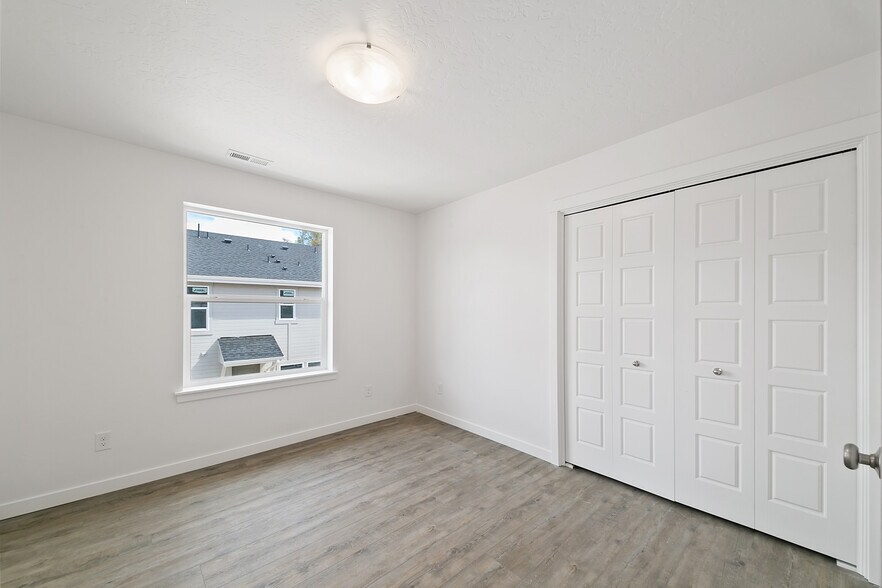 Building Photo - 1328 N Meridian Rd