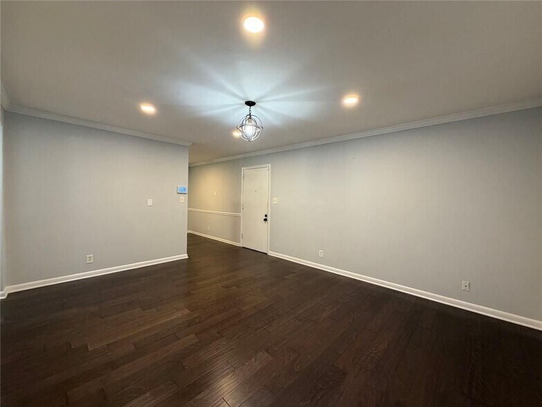 Building Photo - 777 Jordan Ln