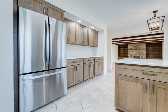 Building Photo - 399 French Rd