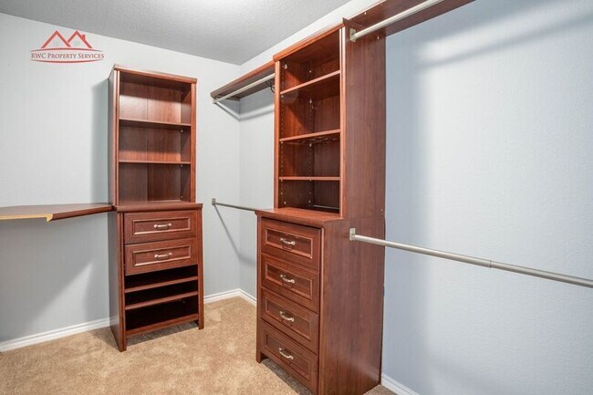 Building Photo - 6497 Hirabayashi Dr