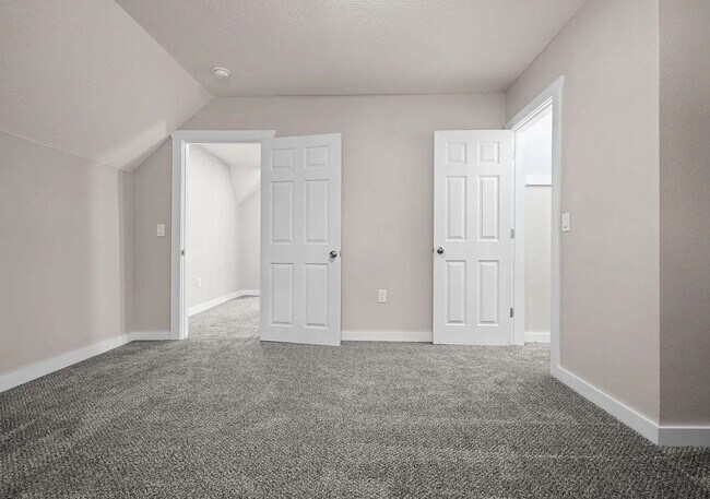 Building Photo - Perfect Family Home in Bolivar