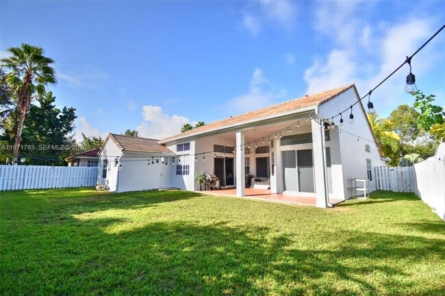 Building Photo - 710 Lake Blvd