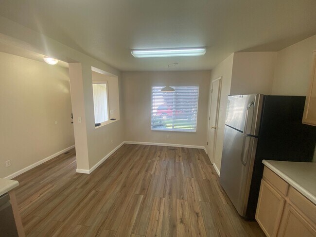 Building Photo - 9438 Canyon Meadows Dr