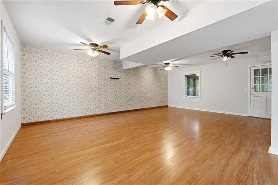 Building Photo - 3262 Summer Wood Cir