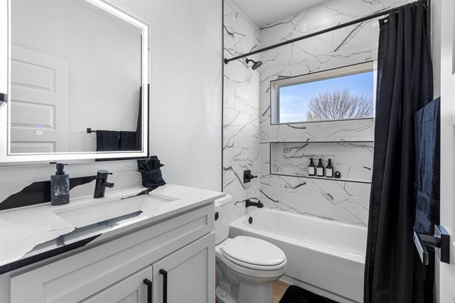 Building Photo - 1509 Barry Ave