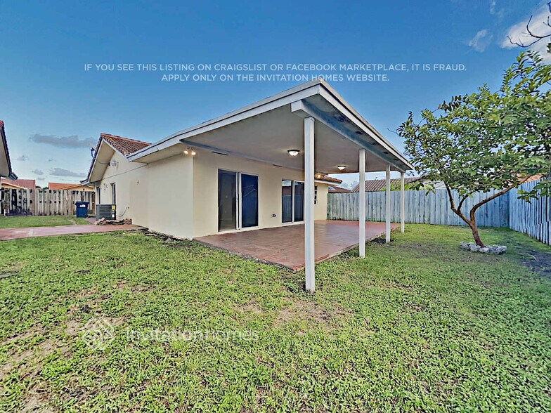 Building Photo - 5920 SW 148th Ave
