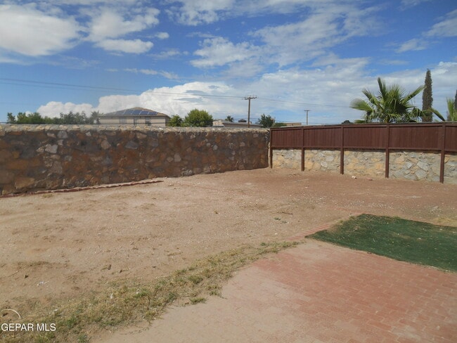 Building Photo - 14017 Tierra Vergel Dr