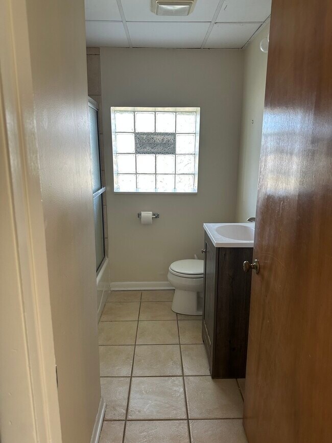 Building Photo - 16664 Aptakisic Rd