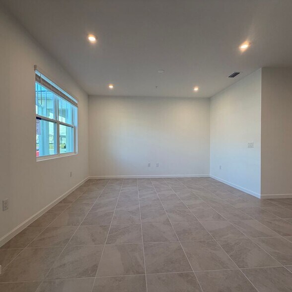 Building Photo - 3276 Gardenia Reserve St