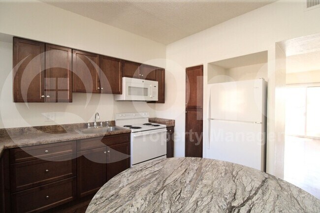 Building Photo - 351 E Thomas Rd