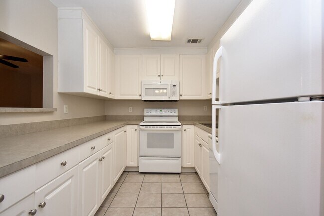Building Photo - 501 SW 75th St