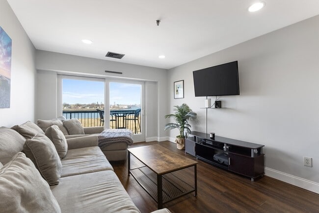 Building Photo - 133 Commander Shea Blvd