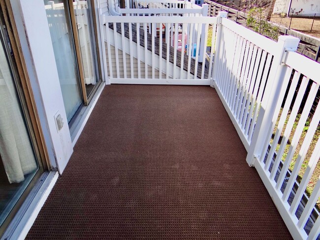 Building Photo - Beautifully Remodeled 2 Bed/2 Bath in Deer Creek @ Deerfield Surfside