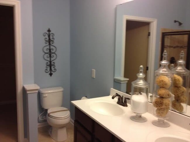 Building Photo - Desirable location, right off woodruff road!!