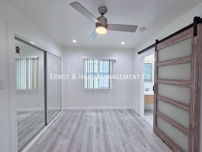 Building Photo - 1084 Walnut Ave