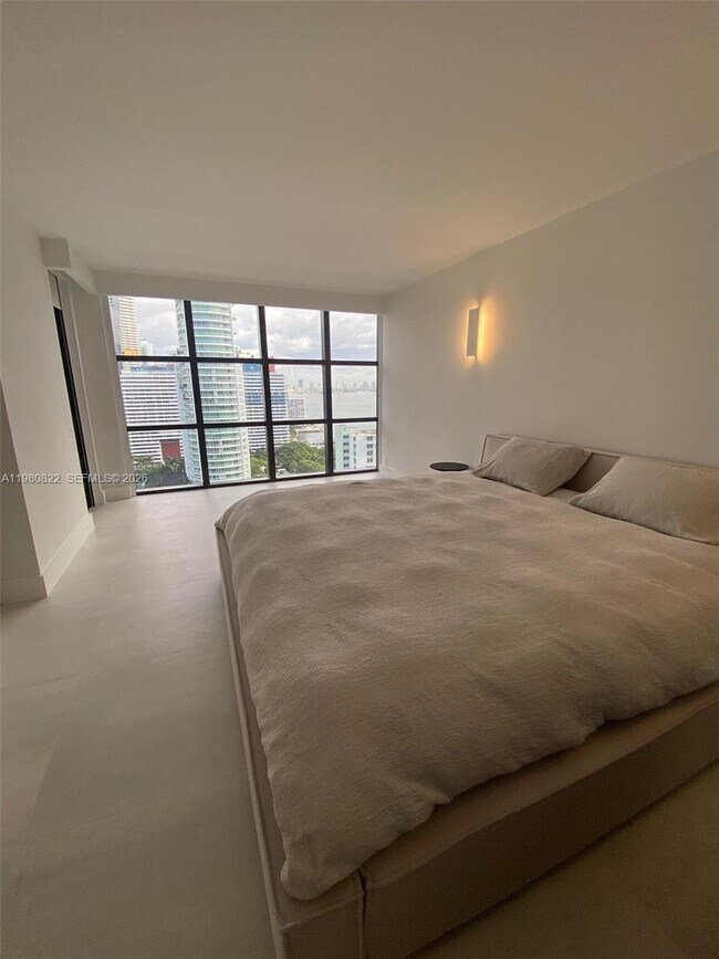 Building Photo - 1901 Brickell Ave