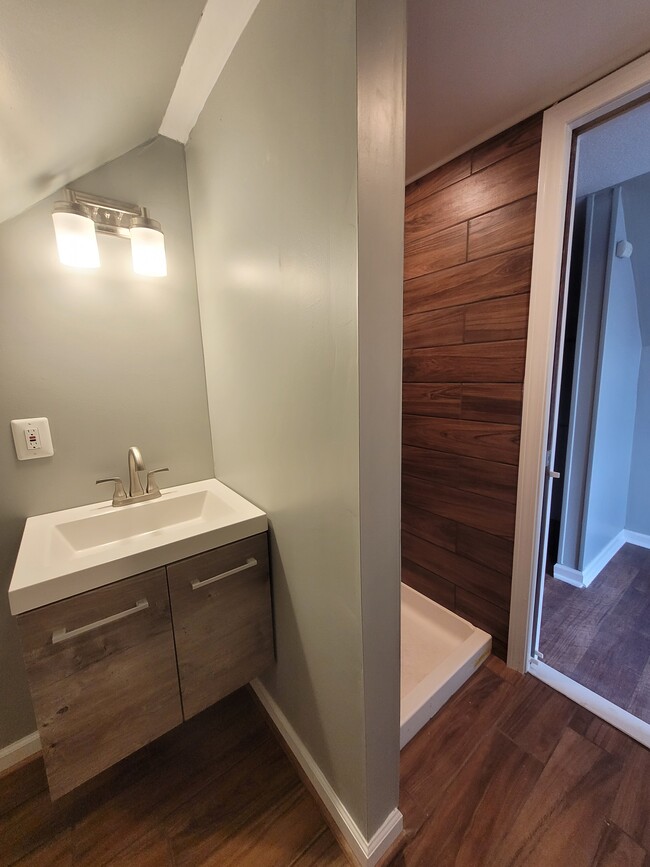 Bathroom 2 - 121 Southview Ter