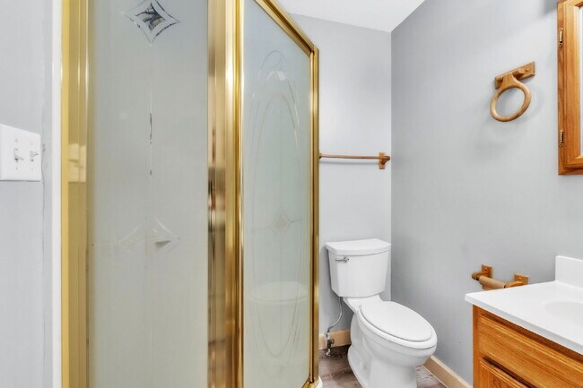 Building Photo - Stylish 3 Bedroom, 2 Bath Ranch with Brigh...