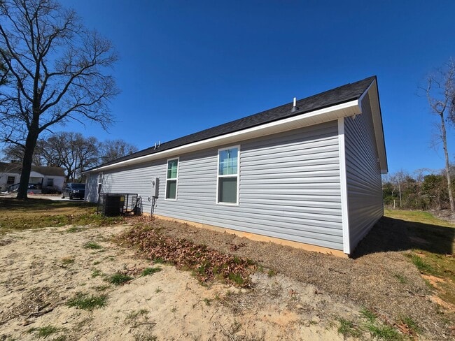 Building Photo - 131-A S 6th St