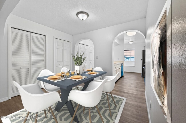 Building Photo - 2107 Hidden Grove Ln