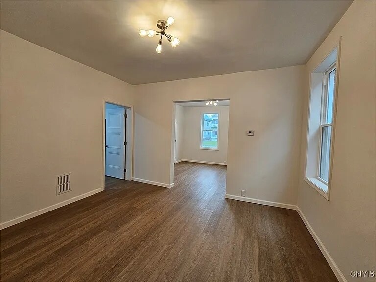 Building Photo - 923 Rutger St