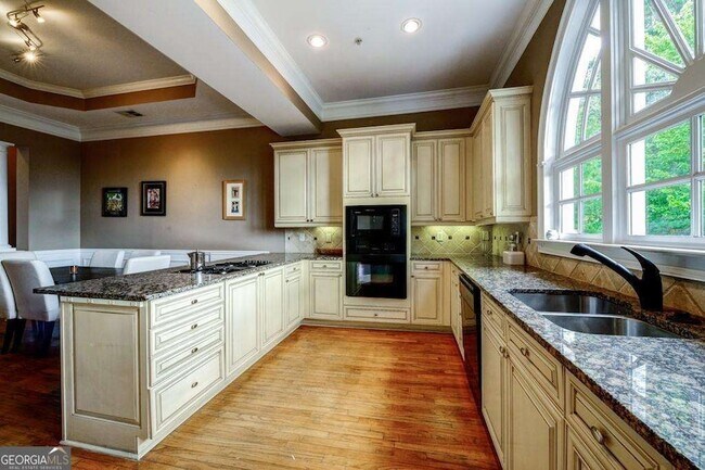 Building Photo - 834 Clifton Heights Ln NE