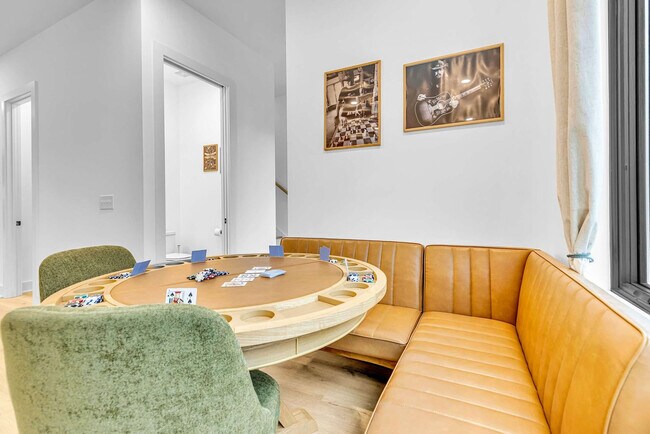 Building Photo - 554 Rosedale Ave