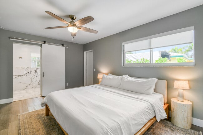 Building Photo - 400 Tequesta Dr